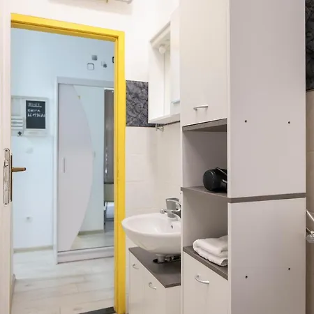 Cozy Cvita Apartment Zadar